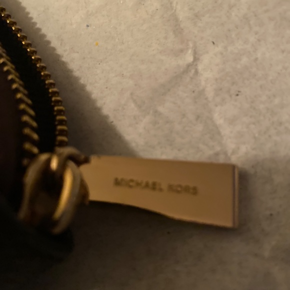 Michael Kors wallet/wristlet - Picture 4 of 8